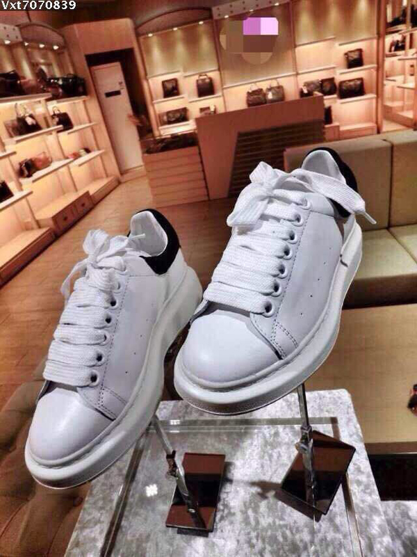 2015 New 春夏新作 セレブ愛用のNY生まれのブランド☆Alexander Mcqueen 【アレキサンダーワン】 スニーカー A23158